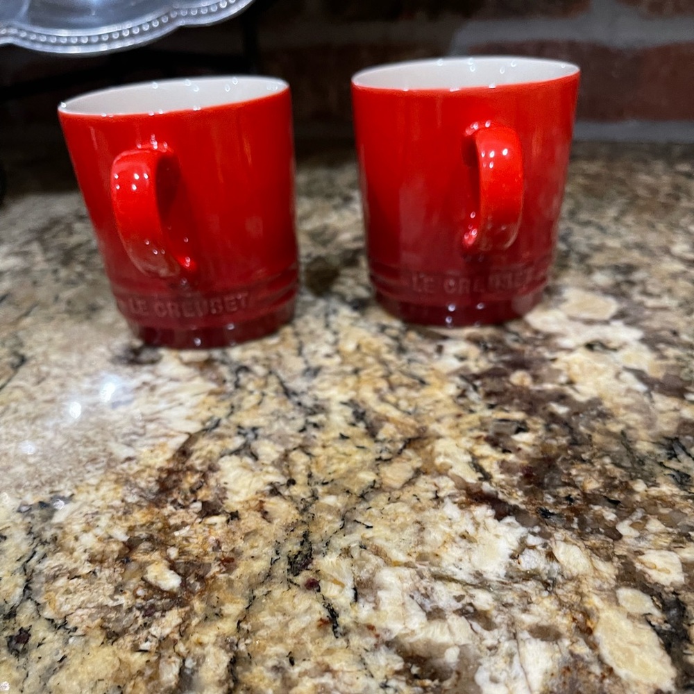 Le Creuset 200ml Capp mug set of 2 - Cerise - brand new! Gorgeous color!! - Picture 3 of 9